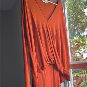 Double Zero Bold Orange V-Neck Long Sleeve Twist Hem Top
